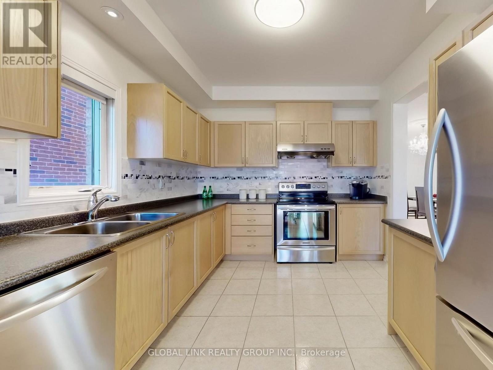 98 Wilf Morden Road, Whitchurch-Stouffville, Ontario  L4A 0K1 - Photo 16 - N12998740