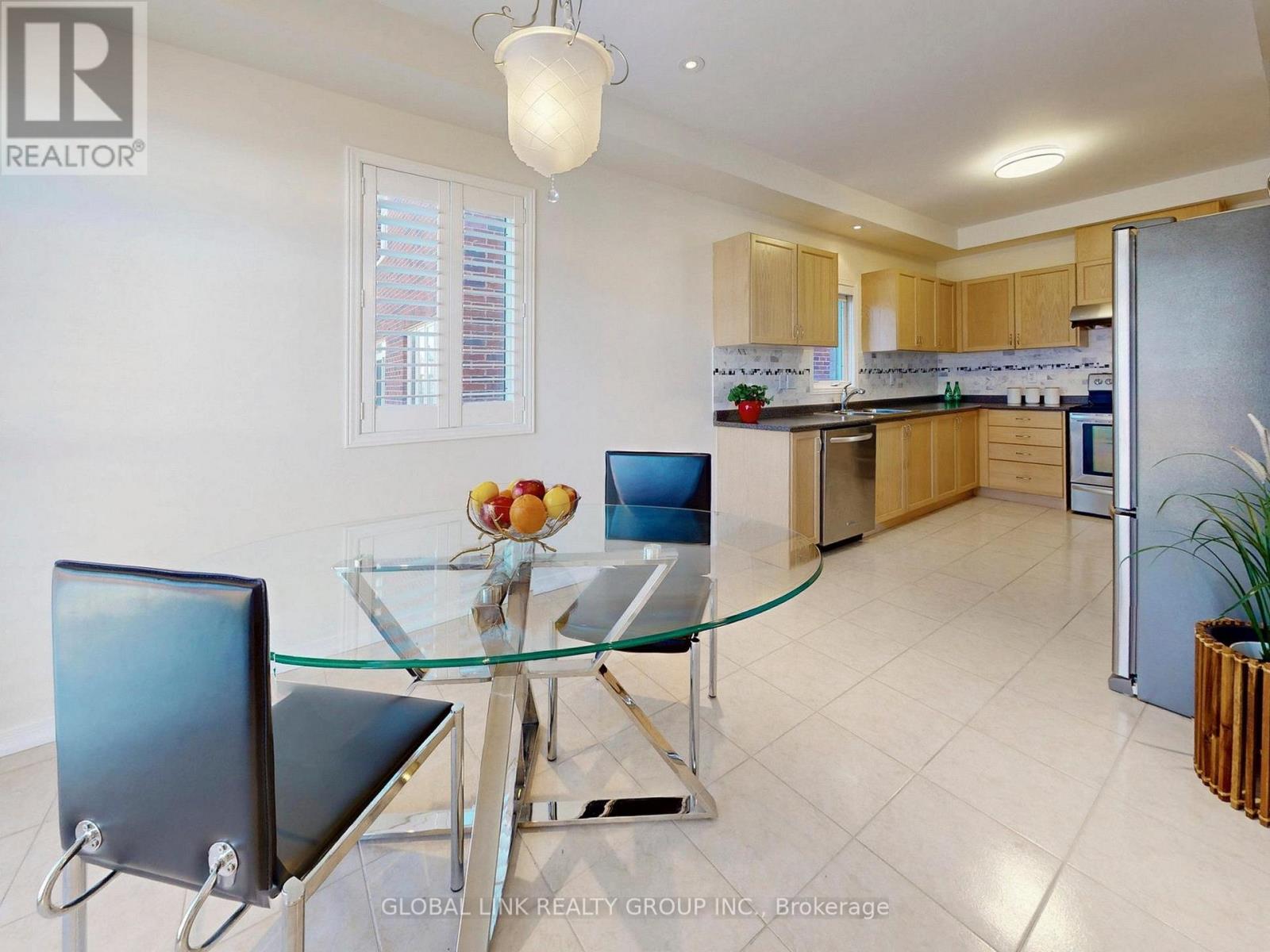 98 Wilf Morden Road, Whitchurch-Stouffville, Ontario  L4A 0K1 - Photo 22 - N12998740