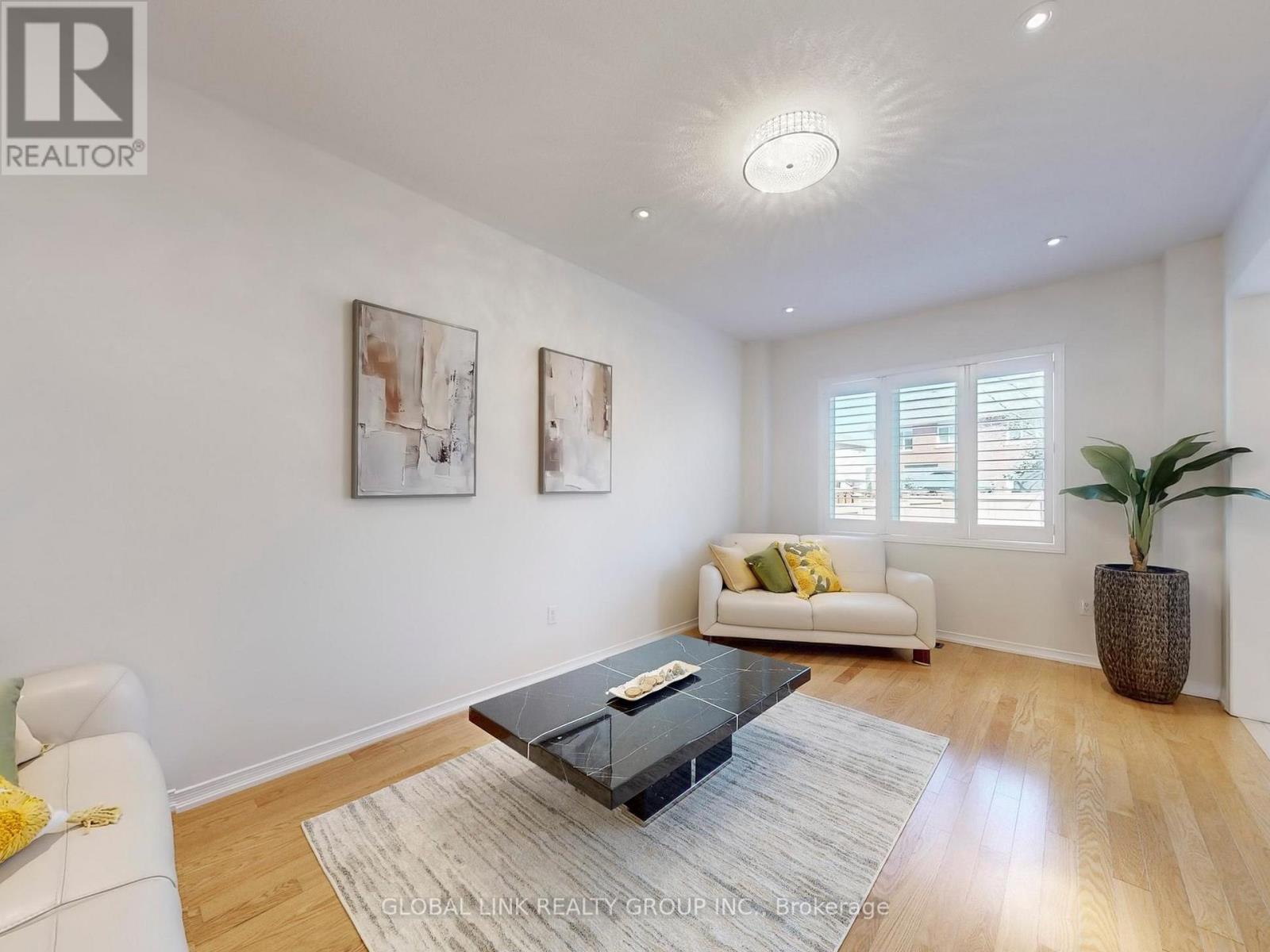 98 Wilf Morden Road, Whitchurch-Stouffville, Ontario  L4A 0K1 - Photo 6 - N12998740