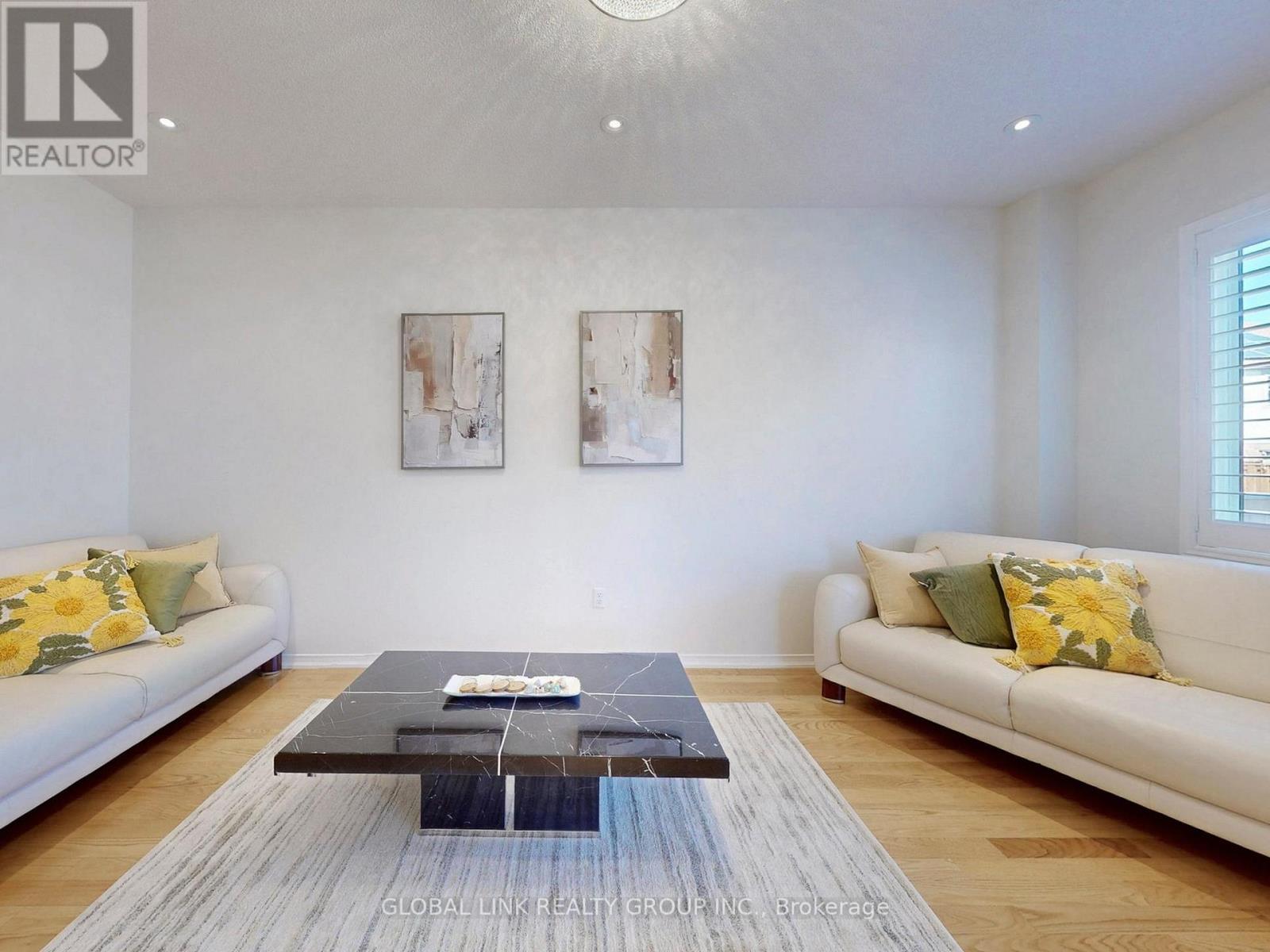 98 Wilf Morden Road, Whitchurch-Stouffville, Ontario  L4A 0K1 - Photo 7 - N12998740