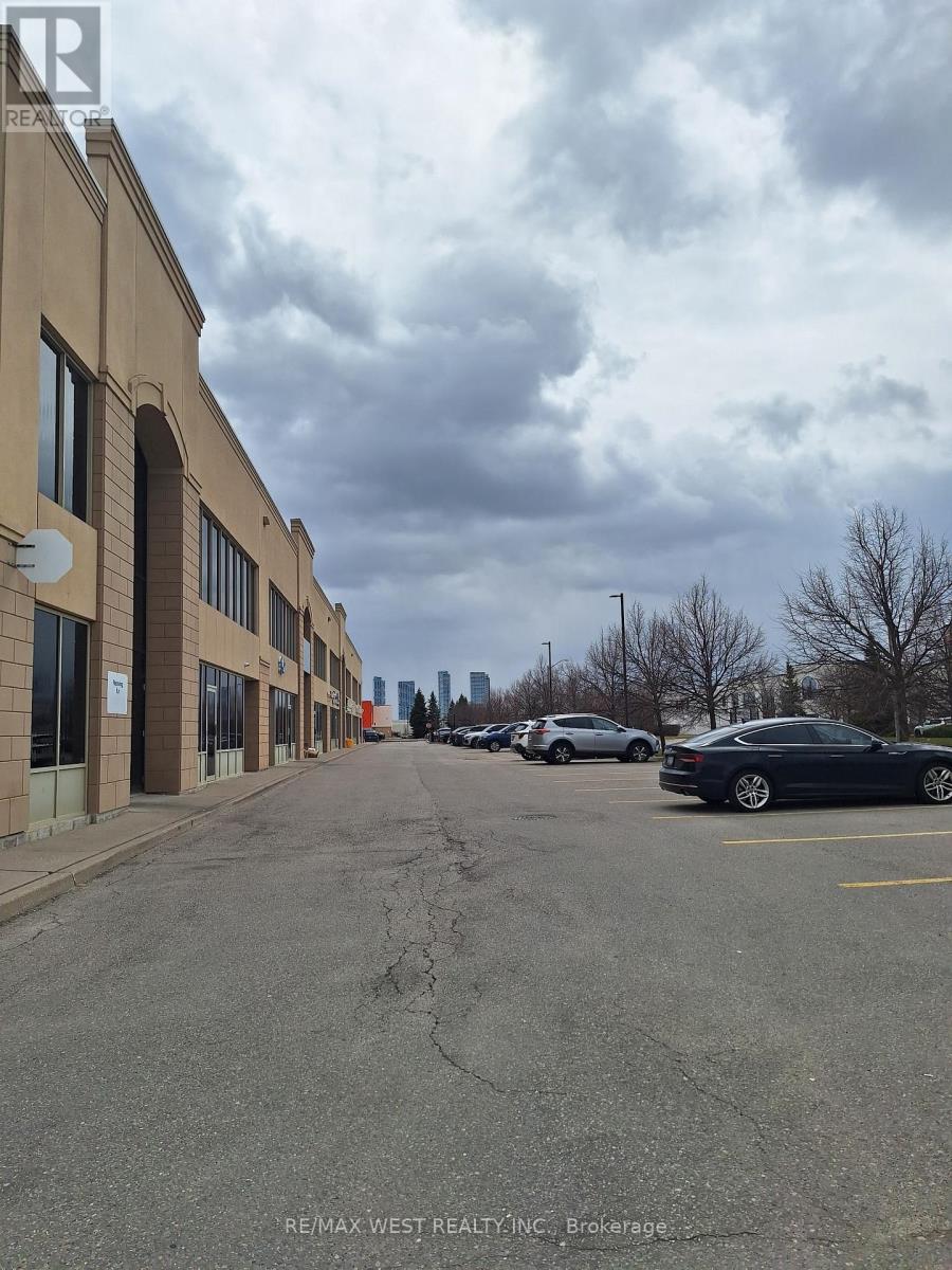 11 - 8750 Jane Street, Vaughan, Ontario  L4K 2M9 - Photo 3 - N12998746