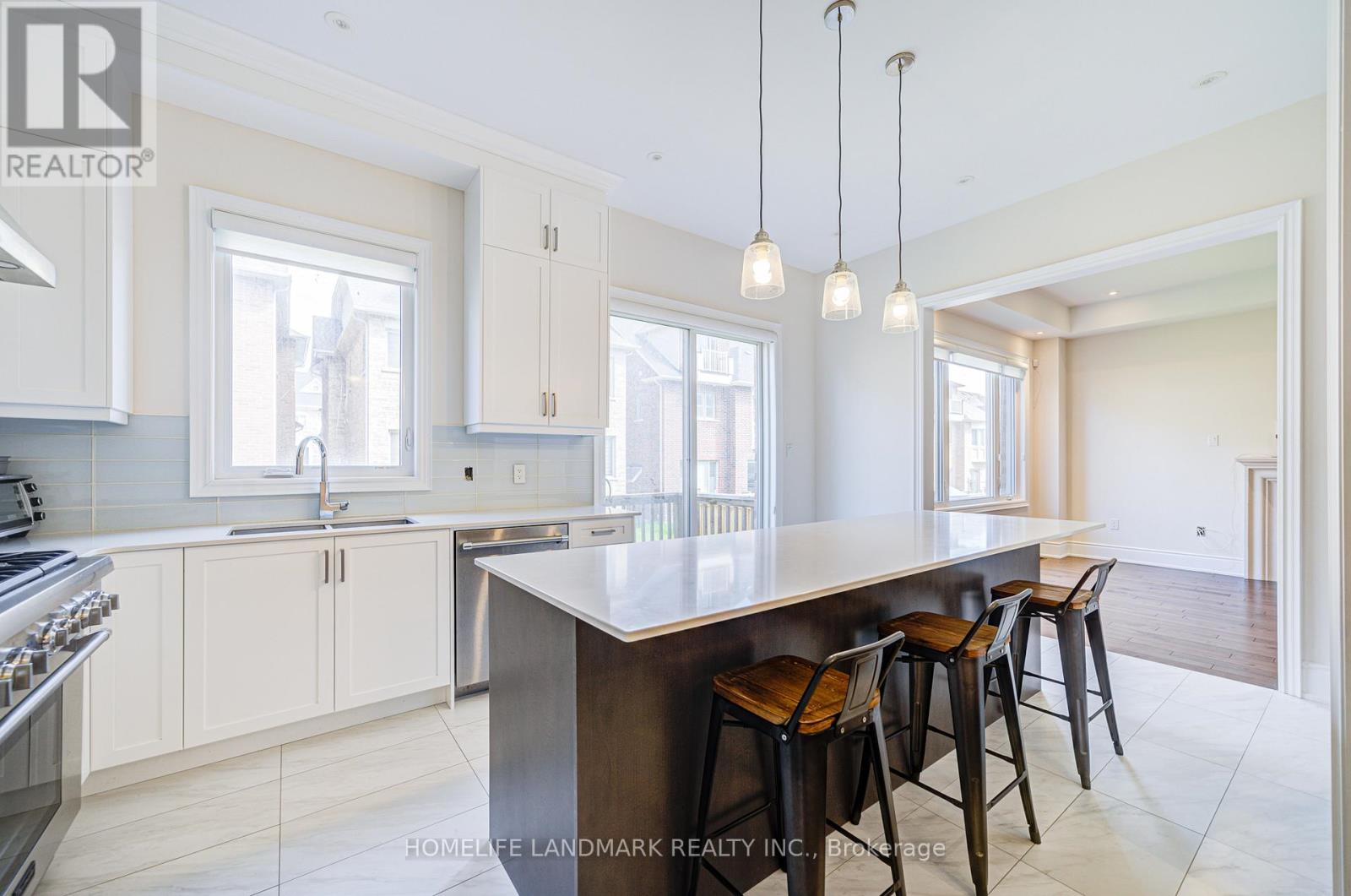 14 Love Court, Richmond Hill, Ontario  L4B 0G2 - Photo 11 - N12998762