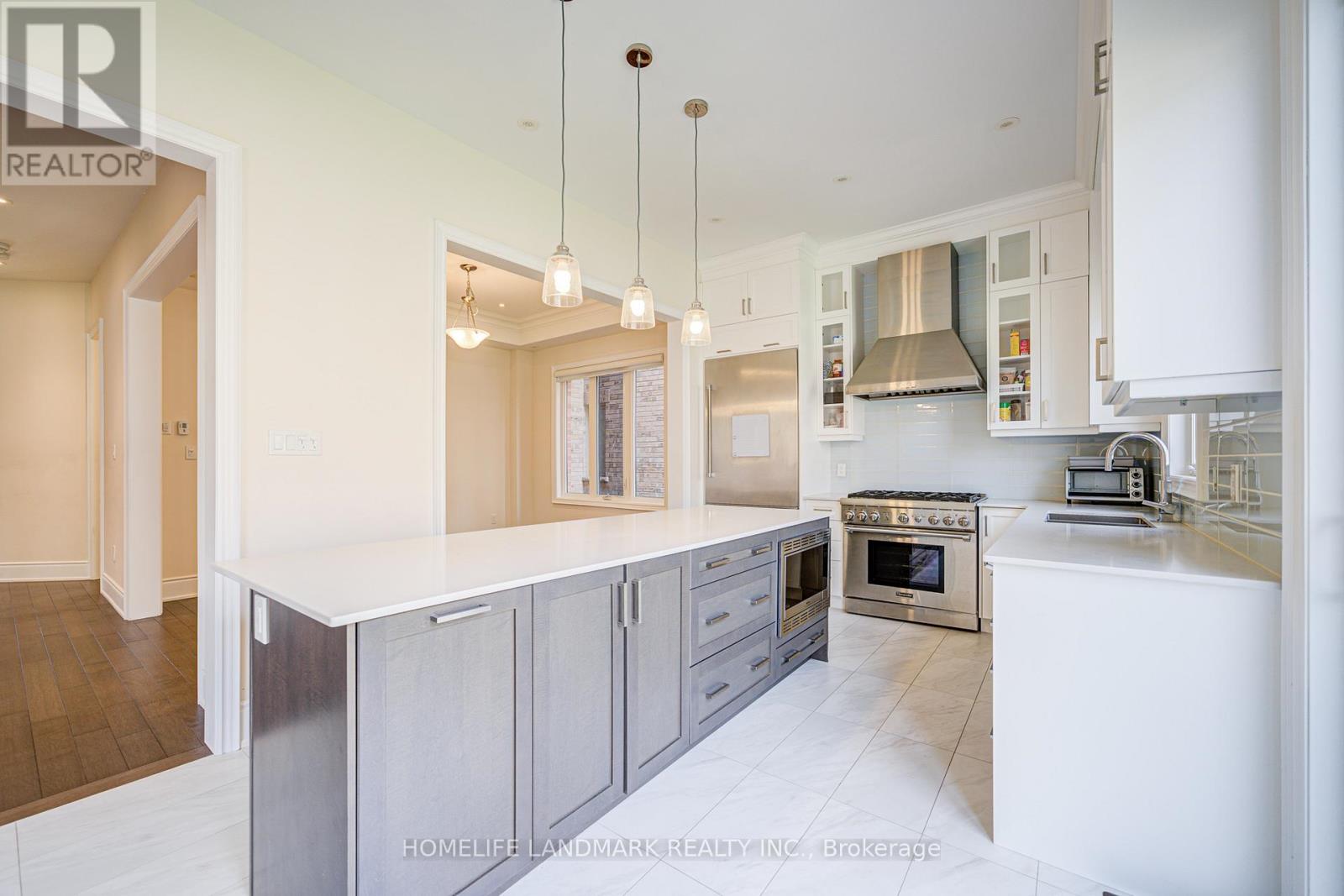 14 Love Court, Richmond Hill, Ontario  L4B 0G2 - Photo 13 - N12998762