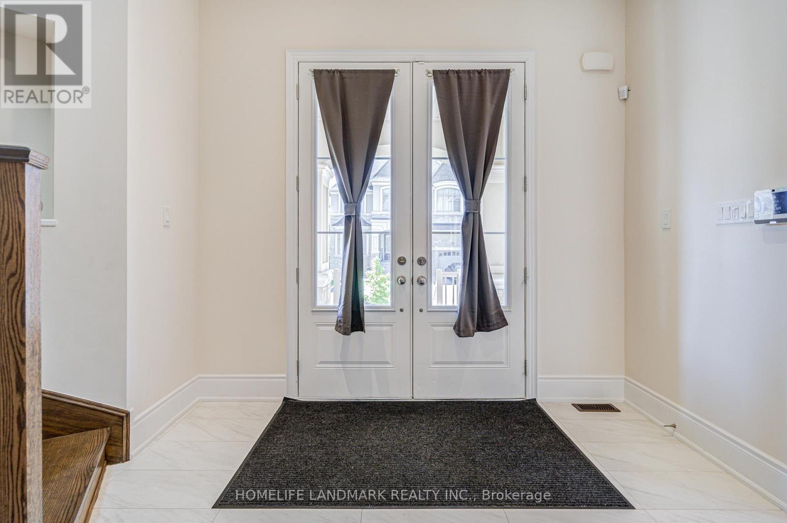 14 Love Court, Richmond Hill, Ontario  L4B 0G2 - Photo 2 - N12998762