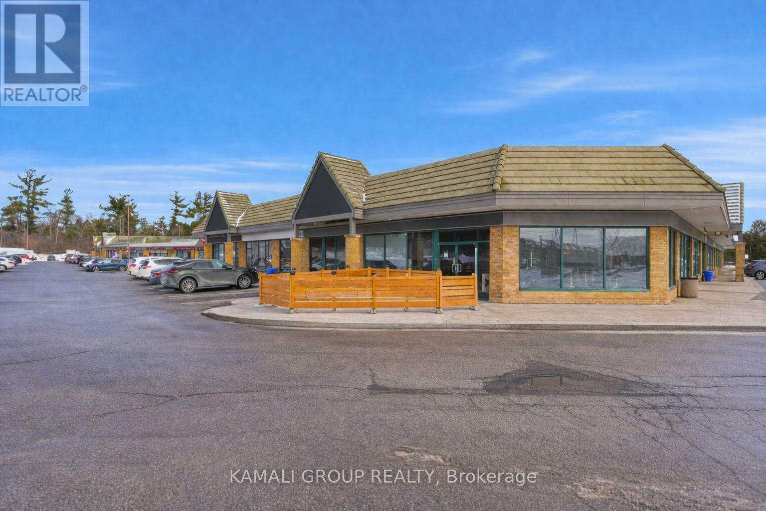 20 - 10815 Bathurst Street N, Richmond Hill, Ontario  L4C 9Y2 - Photo 2 - N12998810