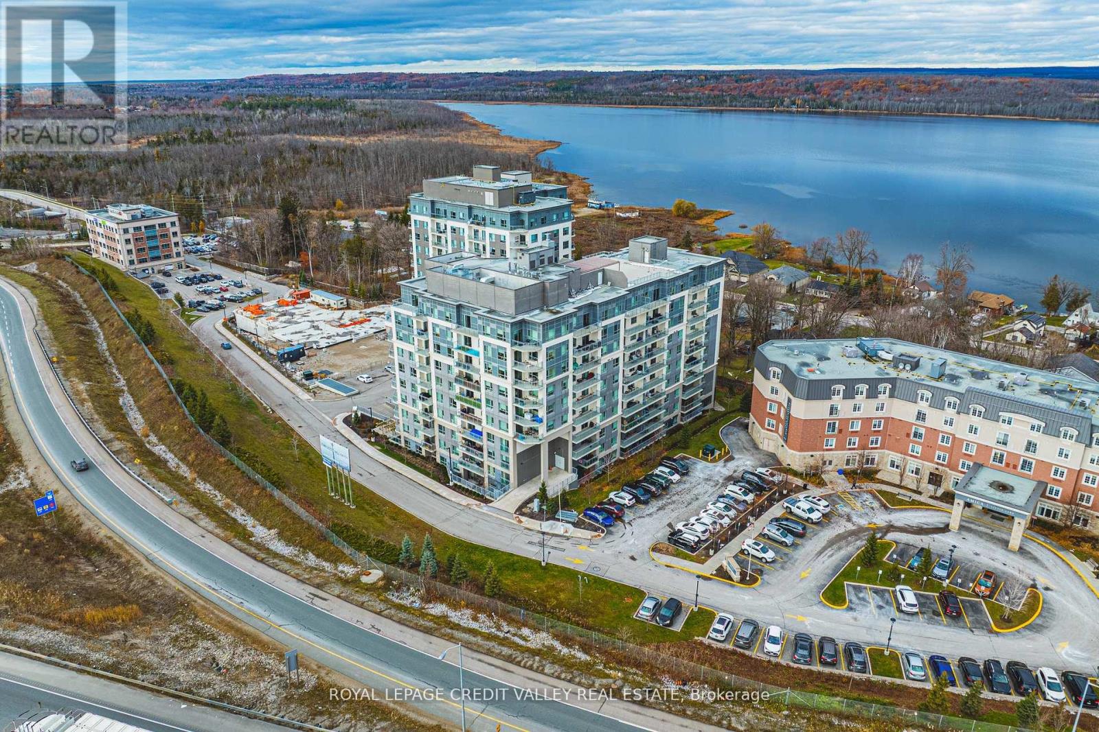 317 - 58 Lakeside Terrace, Barrie, Ontario L4M 0L5 - Photo 3 - S12998788