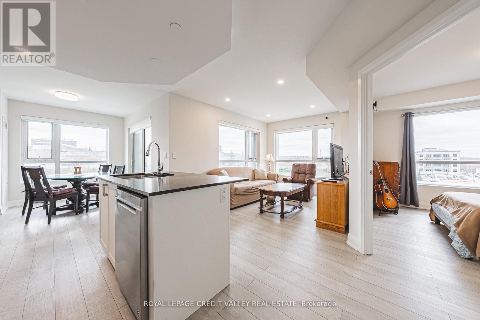 317 - 58 Lakeside Terrace, Barrie, Ontario L4M 0L5 - Photo 9 - S12998788