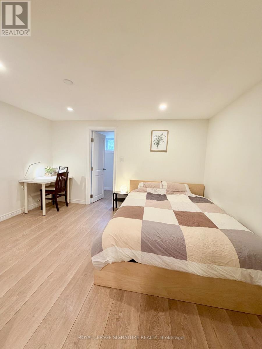 2263 Harcourt Crescent, Mississauga, Ontario  L4Y 1W3 - Photo 36 - W12990034