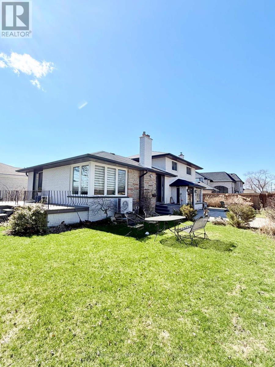 2263 Harcourt Crescent, Mississauga, Ontario  L4Y 1W3 - Photo 45 - W12990034