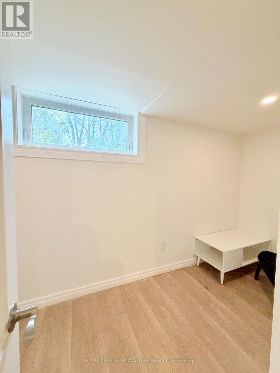 2263 Harcourt Crescent, Mississauga, Ontario  L4Y 1W3 - Photo 38 - W12990034