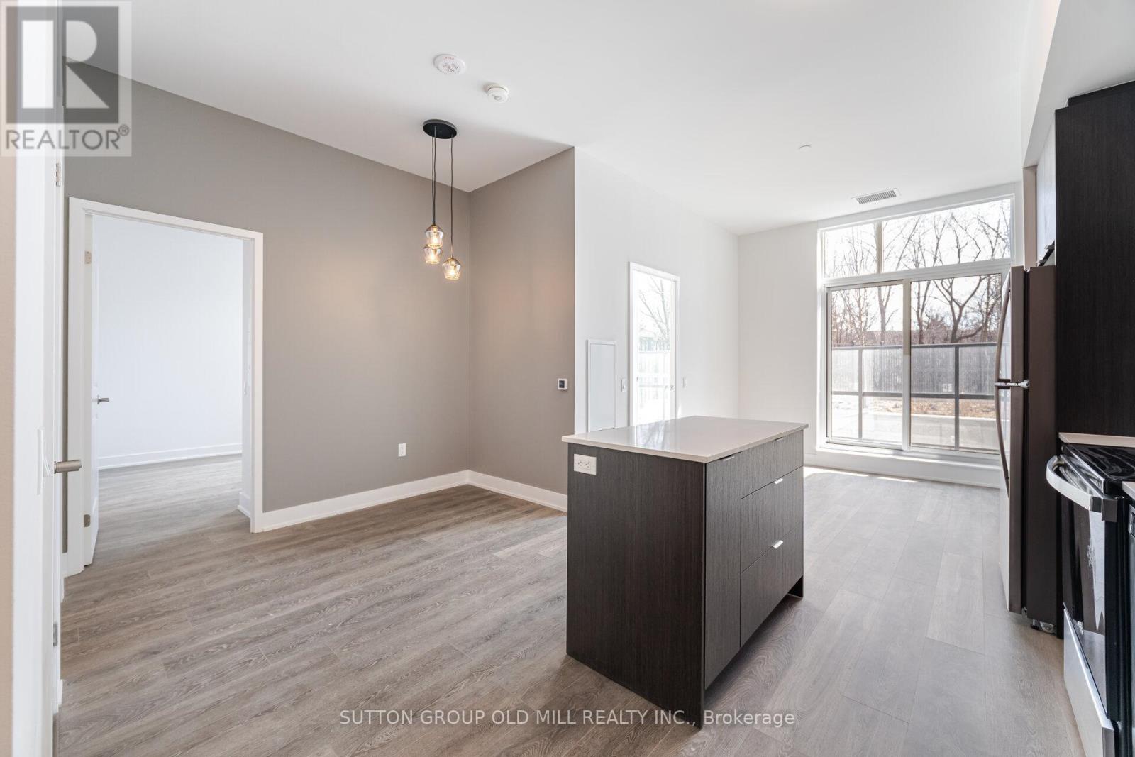 104 - 204 Burnhamthorpe Road E, Mississauga, Ontario  L4Y 3N5 - Photo 10 - W12998752