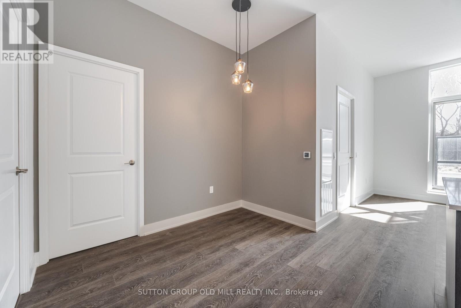 104 - 204 Burnhamthorpe Road E, Mississauga, Ontario  L4Y 3N5 - Photo 17 - W12998752