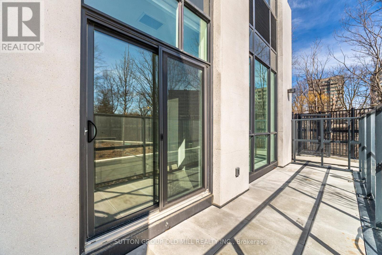 104 - 204 Burnhamthorpe Road E, Mississauga, Ontario  L4Y 3N5 - Photo 37 - W12998752