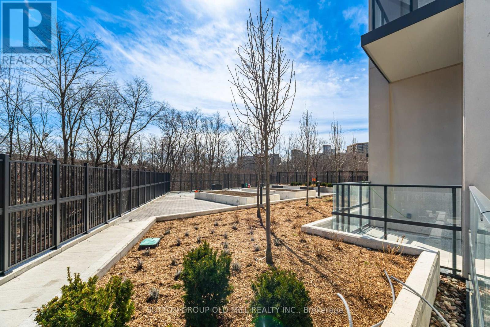 104 - 204 Burnhamthorpe Road E, Mississauga, Ontario  L4Y 3N5 - Photo 39 - W12998752