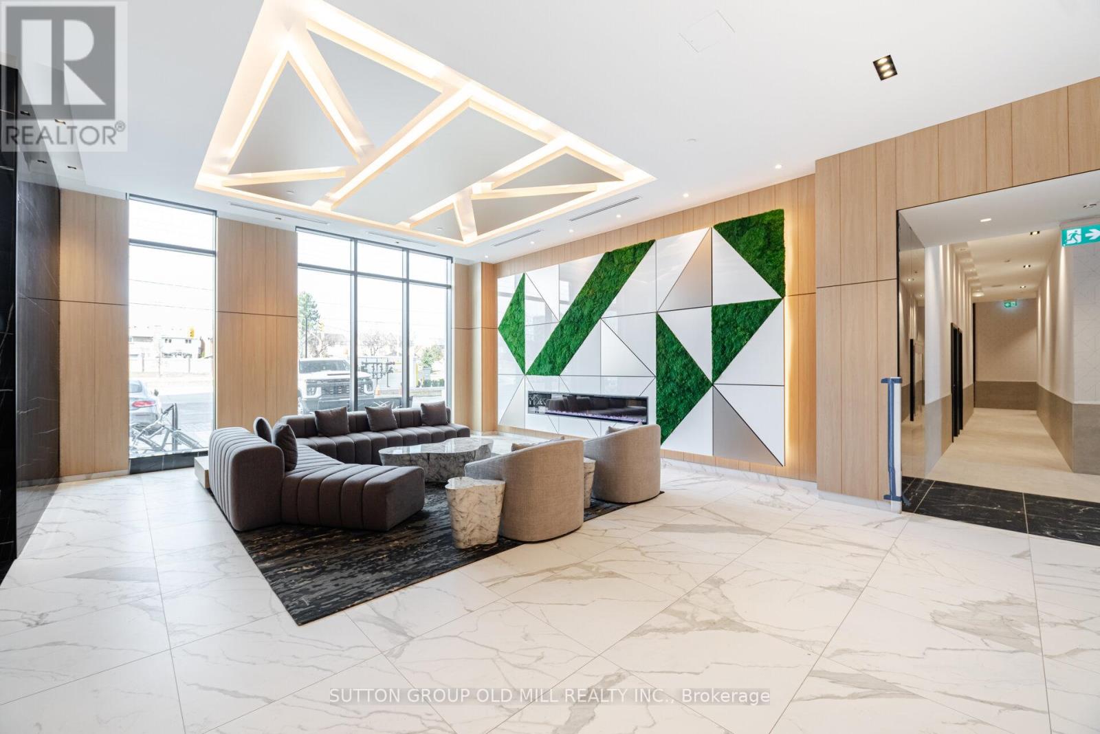 104 - 204 Burnhamthorpe Road E, Mississauga, Ontario  L4Y 3N5 - Photo 5 - W12998752