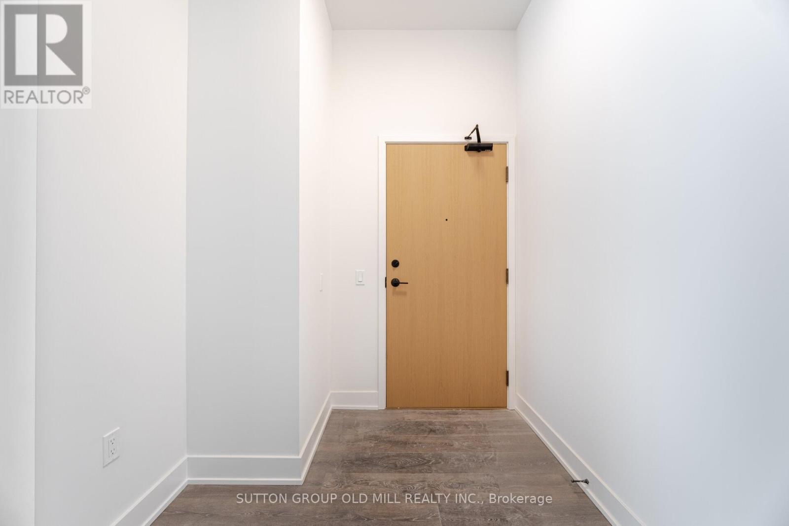 104 - 204 Burnhamthorpe Road E, Mississauga, Ontario  L4Y 3N5 - Photo 8 - W12998752