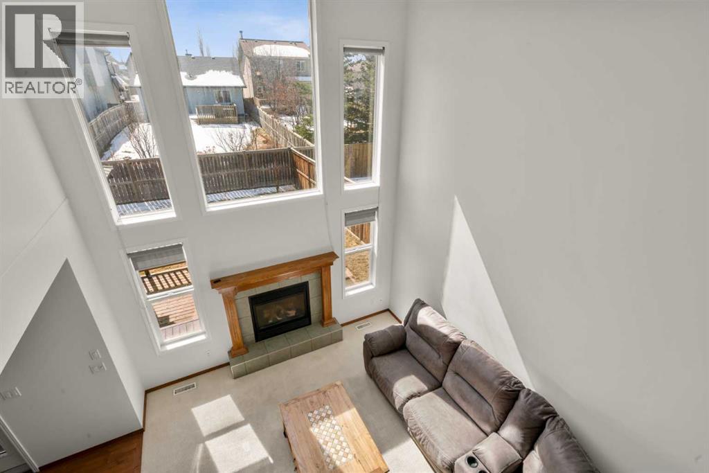 77 Cougarstone Circle Sw, Calgary, Alberta  T3H 4W3 - Photo 8 - A2300370