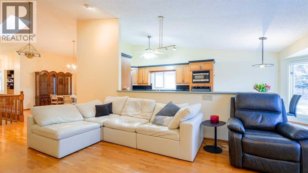 42 Woodmeadow Close Sw, Calgary, Alberta  T2W 4L8 - Photo 14 - A2301210