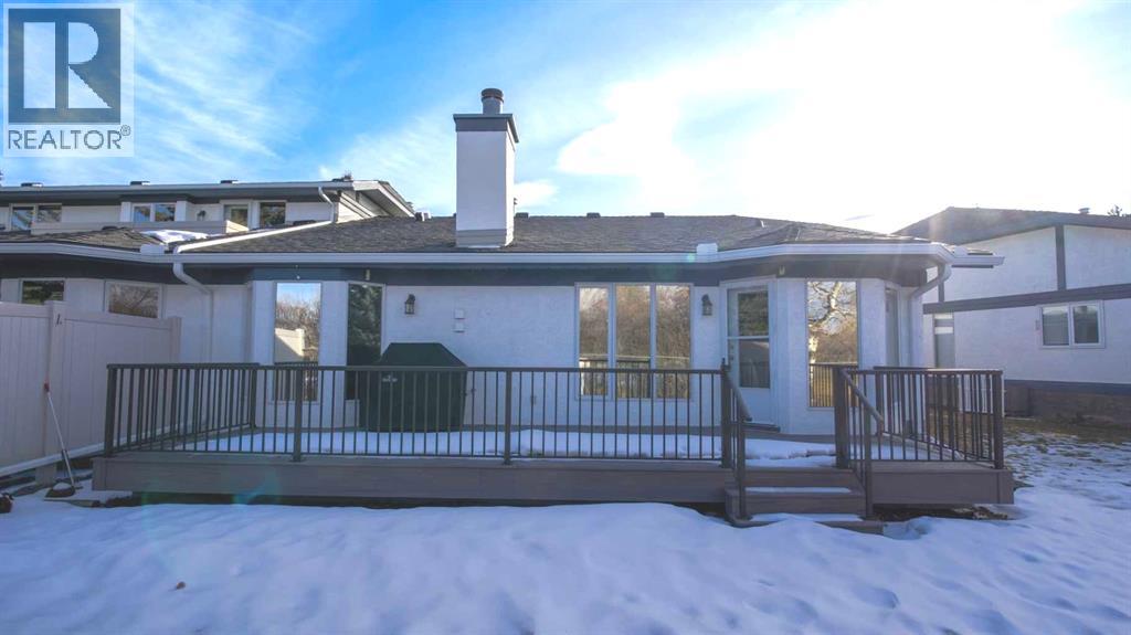 42 Woodmeadow Close Sw, Calgary, Alberta  T2W 4L8 - Photo 4 - A2301210