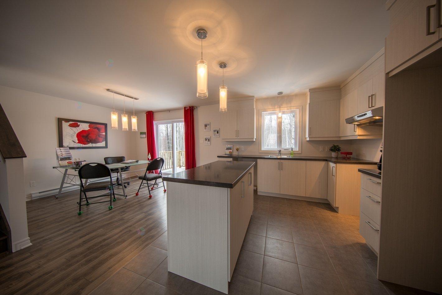 158 Rue Cunningham Huntingdon Quebec Canada J0S1H0 2