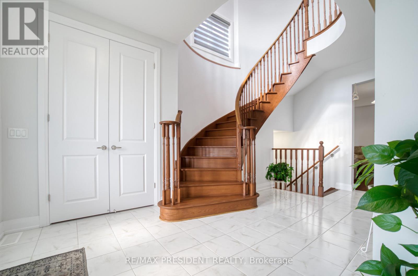 142 Prince Charles Crescent, Woodstock, Ontario  N4T 0N1 - Photo 6 - X12998818