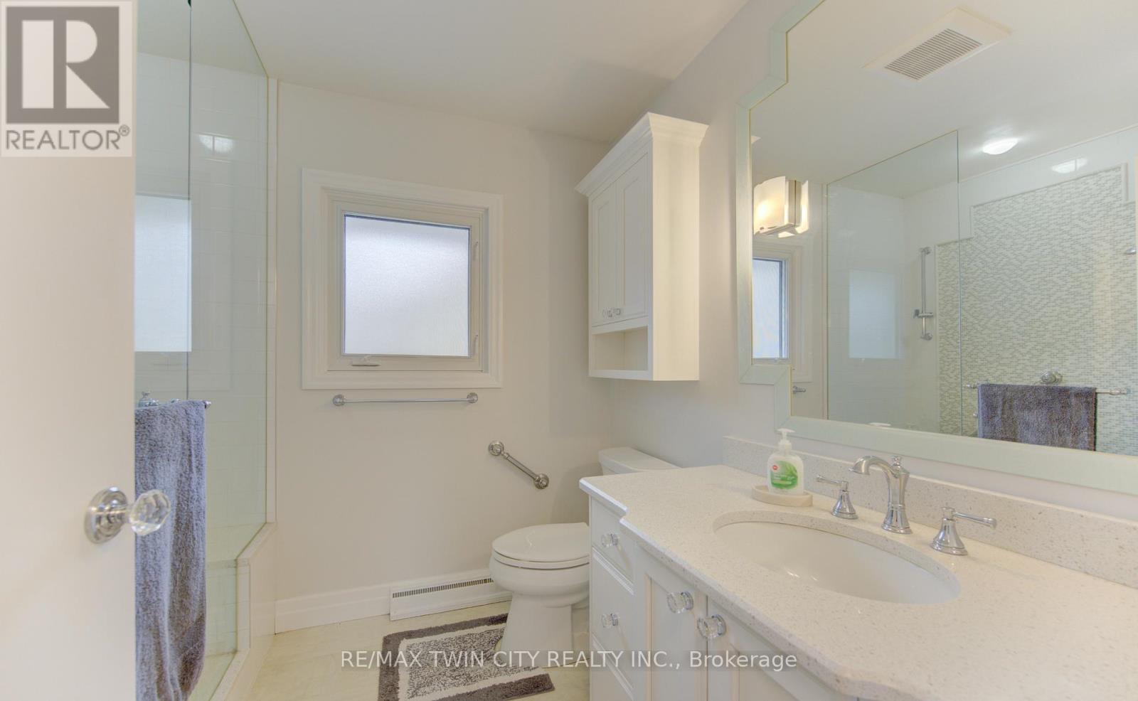 196 Lourdes Street, Waterloo, Ontario  N2L 1N7 - Photo 18 - X12998826