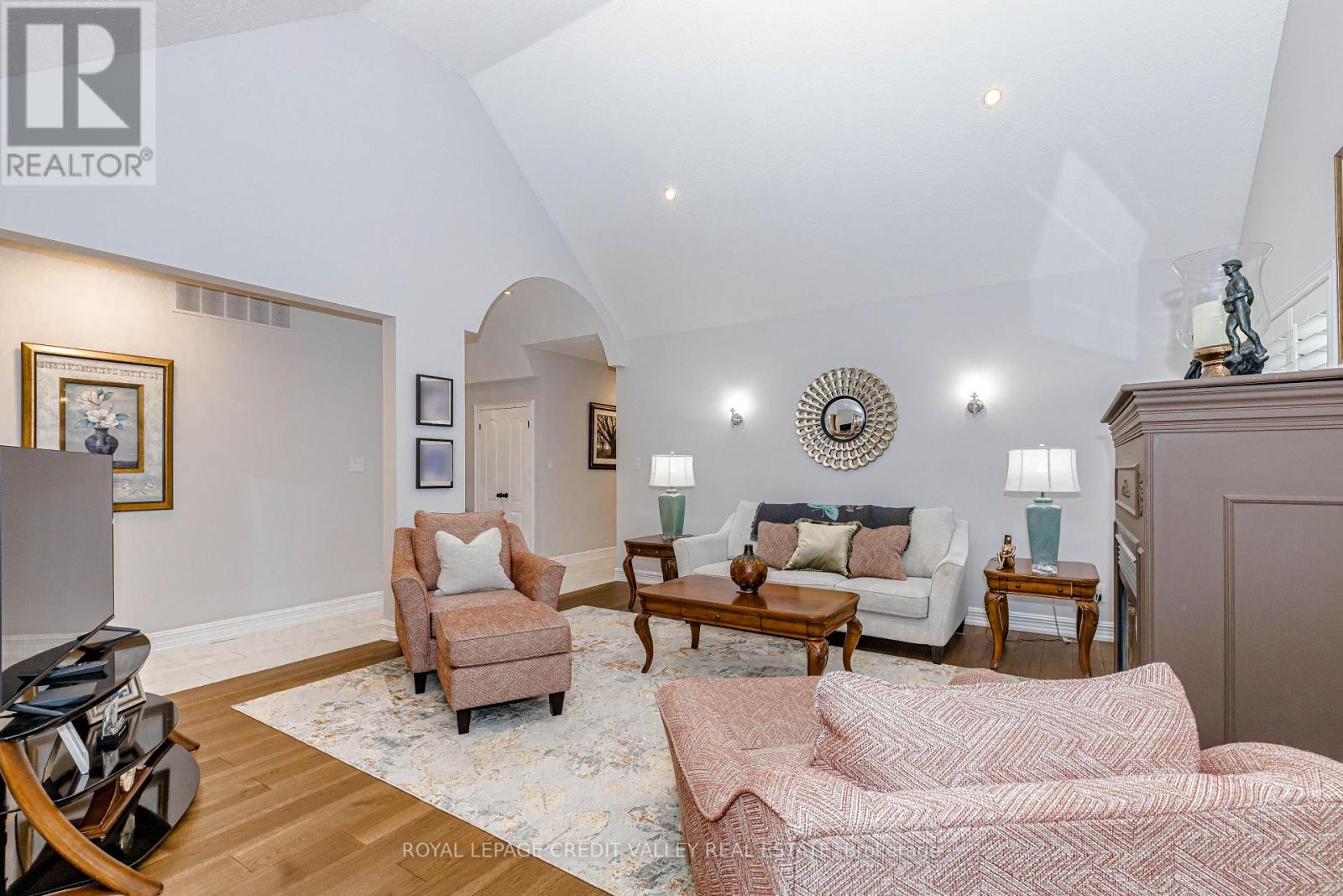 48 Rayburn Meadows Road, East Garafraxa, Ontario  L9W 7E7 - Photo 15 - X12998836