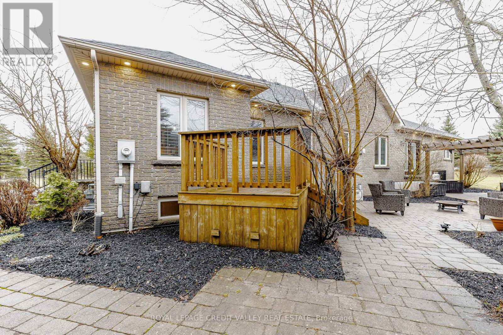 48 Rayburn Meadows Road, East Garafraxa, Ontario  L9W 7E7 - Photo 40 - X12998836