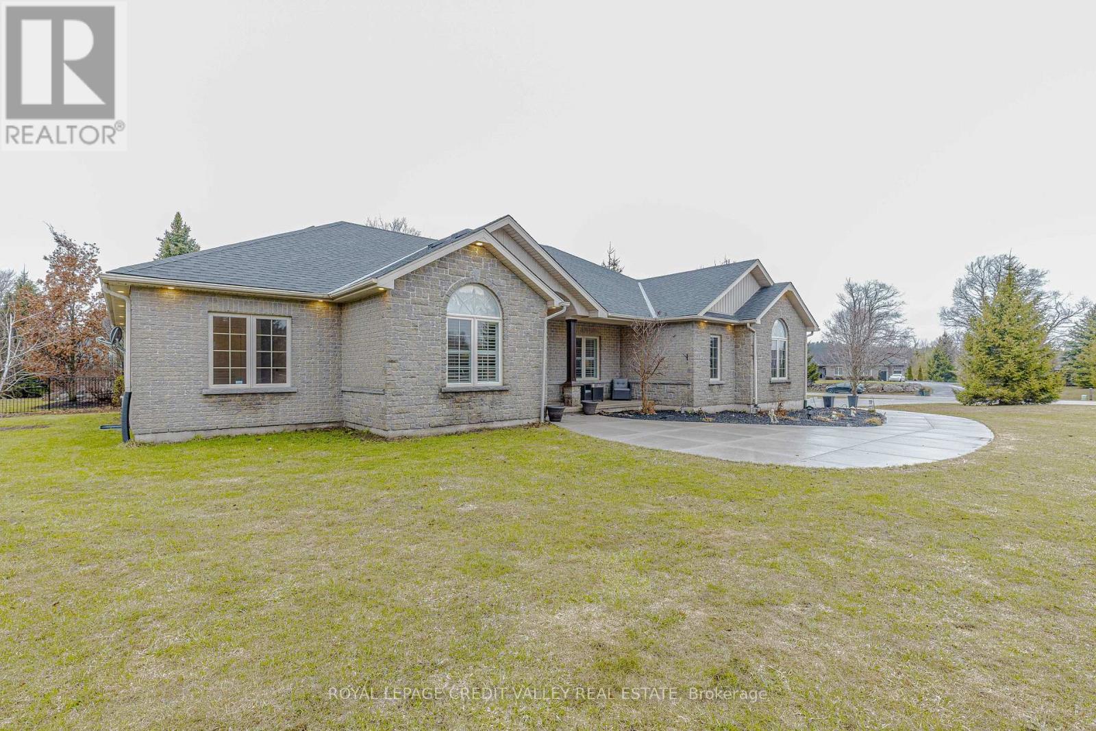 48 Rayburn Meadows Road, East Garafraxa, Ontario  L9W 7E7 - Photo 7 - X12998836