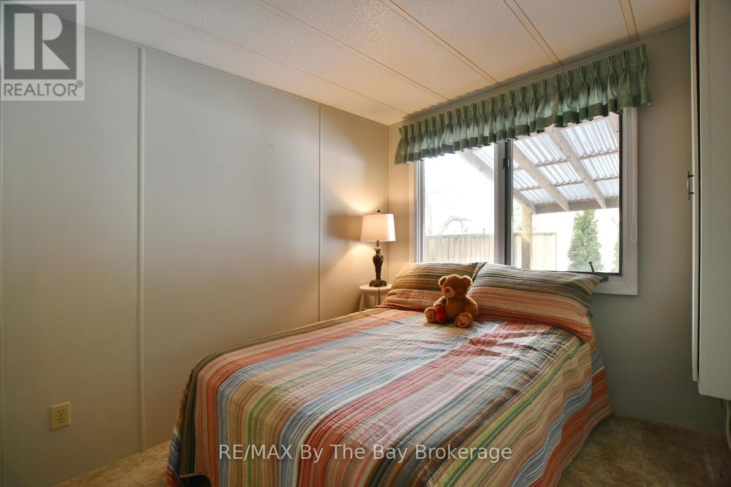 15 Carruthers Street S, Wasaga Beach, Ontario  L9Z 1K2 - Photo 17 - S12934442