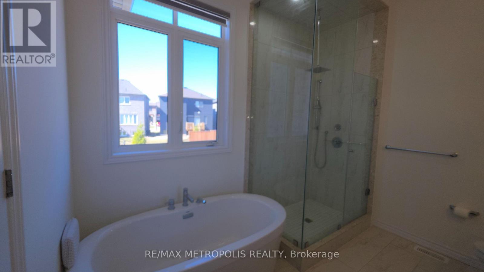 298 Ramblewood Drive, Wasaga Beach, Ontario  L9Z 0C4 - Photo 12 - S12997690