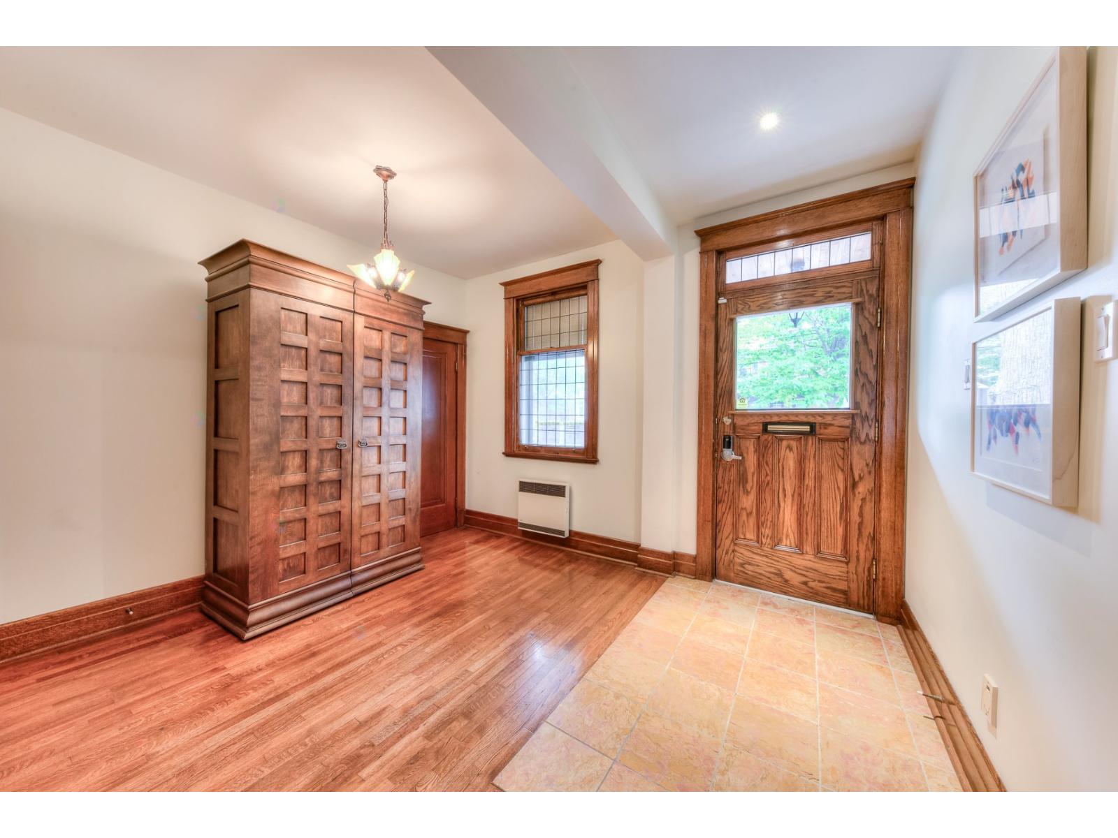 4364A Av. Marcil Montréal (Côte-des-Neiges/Notre-Dame-de-Grâce) Quebec Canada H4A2Z8 3