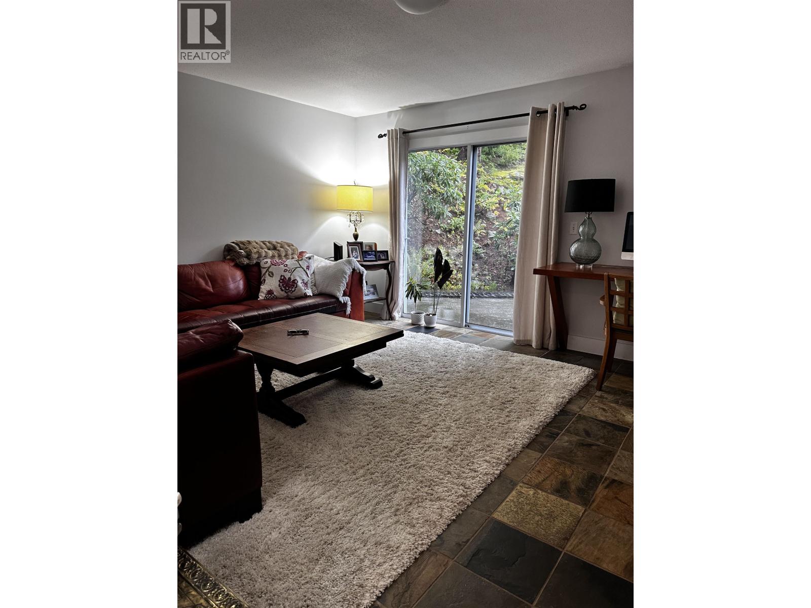 1014 Lanark Place, Squamish, British Columbia V0N 1T0 - Photo 4 - R3110936
