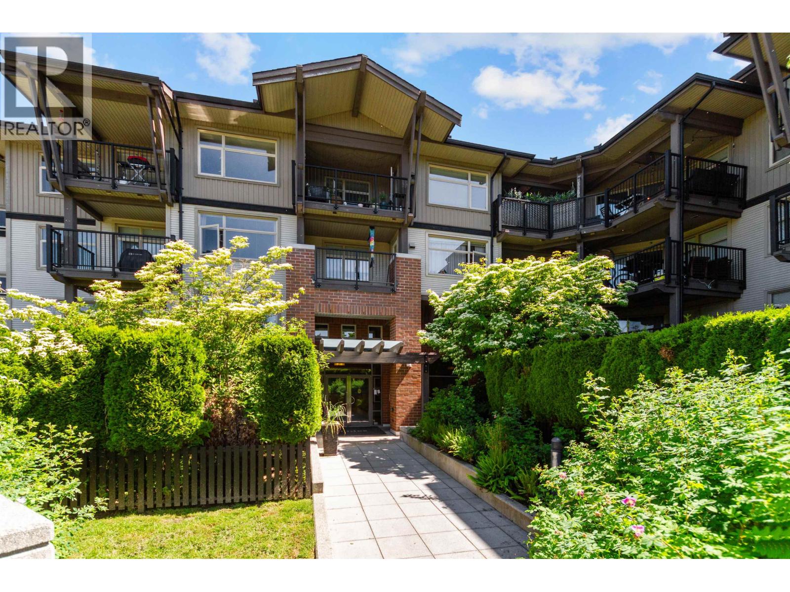 315 400 Klahanie Drive, Port Moody, British Columbia  V3H 5K9 - Photo 1 - R3111510