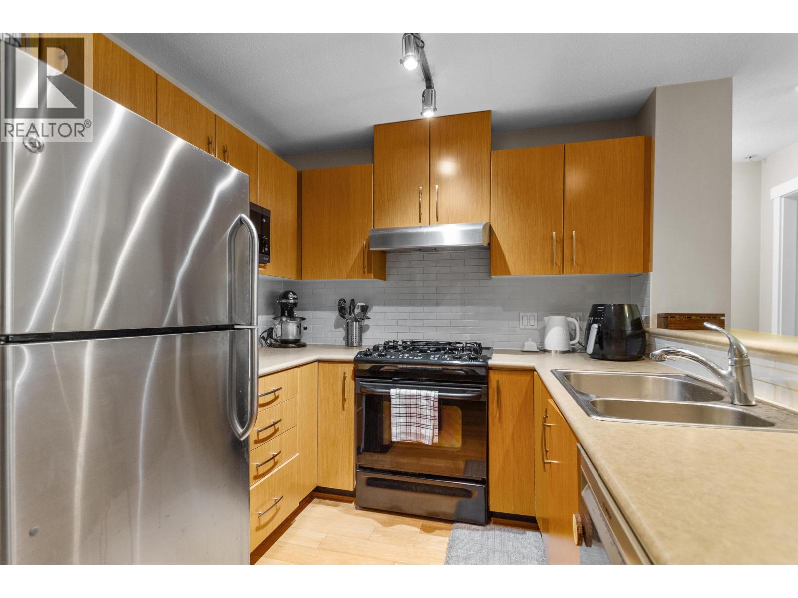 315 400 Klahanie Drive, Port Moody, British Columbia  V3H 5K9 - Photo 11 - R3111510