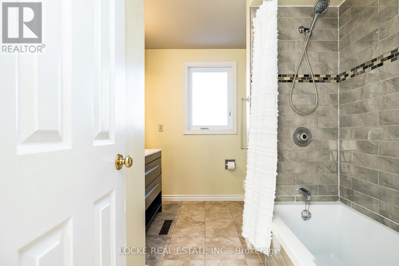 6096 Meadowhill Crescent, Ottawa, Ontario  K1C 5R8 - Photo 27 - X12915486