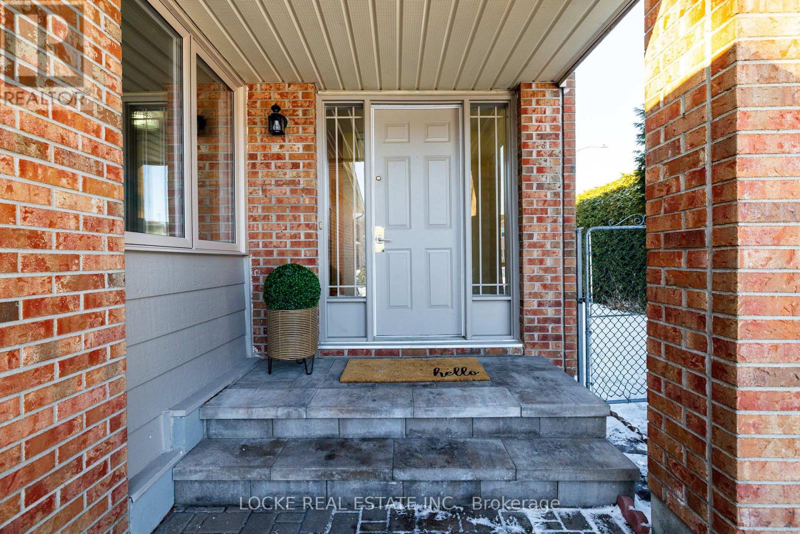 6096 Meadowhill Crescent, Ottawa, Ontario  K1C 5R8 - Photo 3 - X12915486