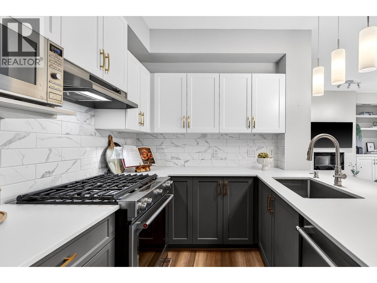 429 801 Klahanie Drive, Port Moody, British Columbia  V3H 5K4 - Photo 4 - R3111527