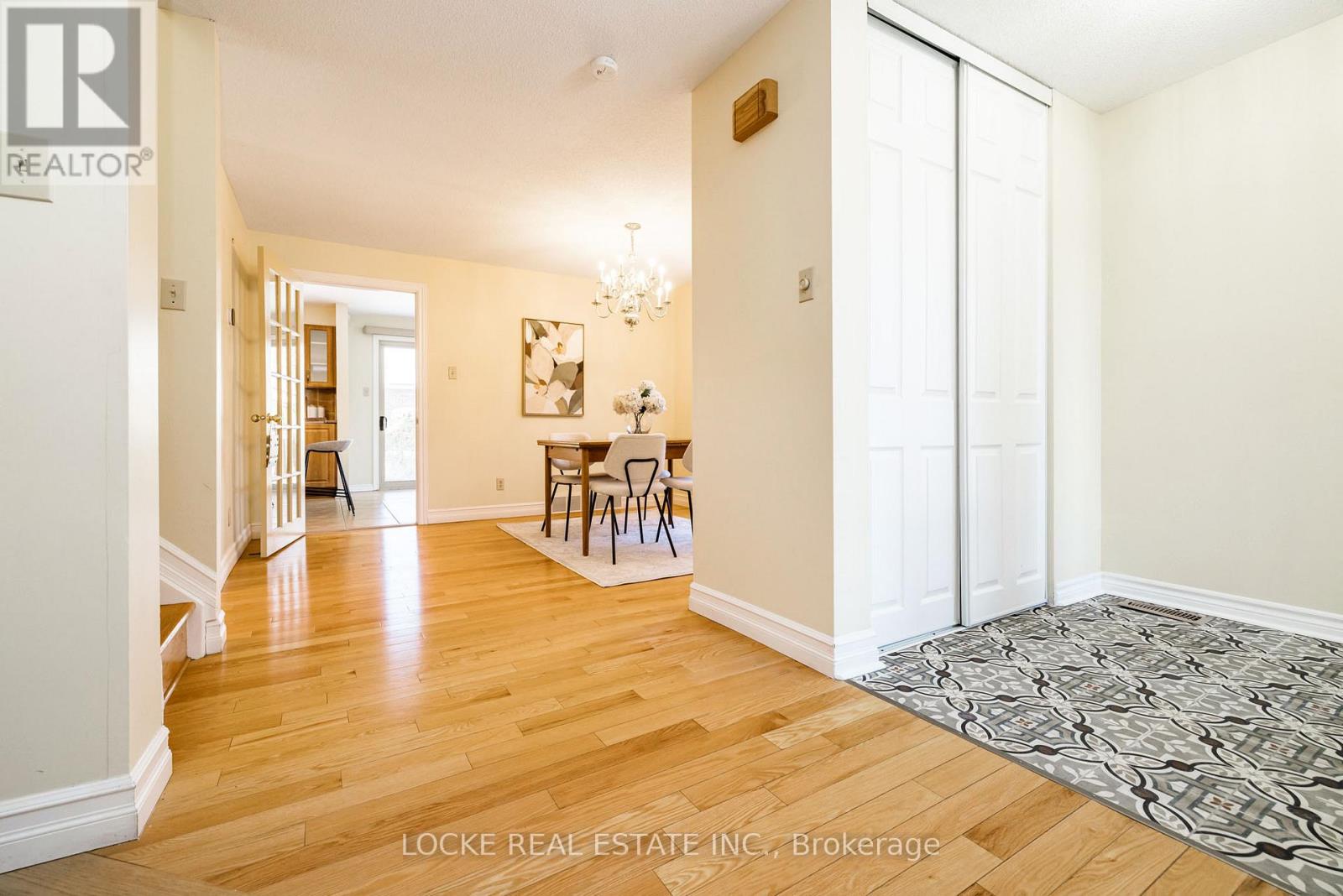 6096 Meadowhill Crescent, Ottawa, Ontario  K1C 5R8 - Photo 8 - X12915486