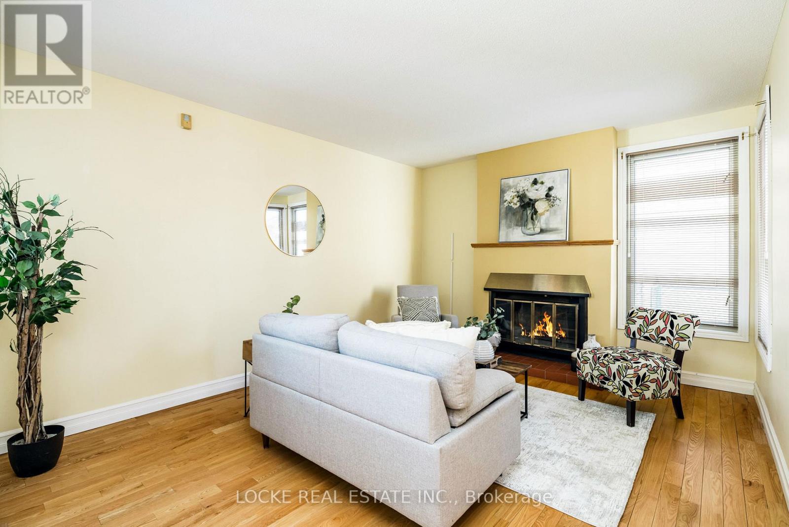 6096 Meadowhill Crescent, Ottawa, Ontario  K1C 5R8 - Photo 5 - X12915486