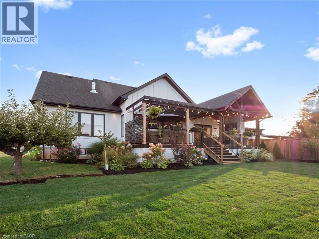 253 Central Avenue, Grimsby, Ontario  L3M 1X6 - Photo 38 - 40820894