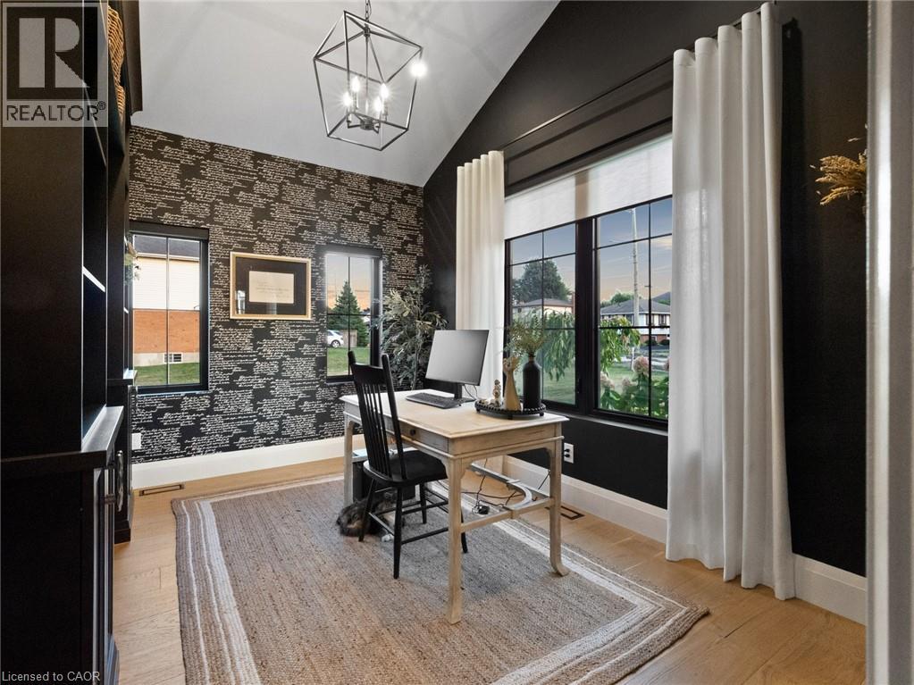 253 Central Avenue, Grimsby, Ontario  L3M 1X6 - Photo 7 - 40820894