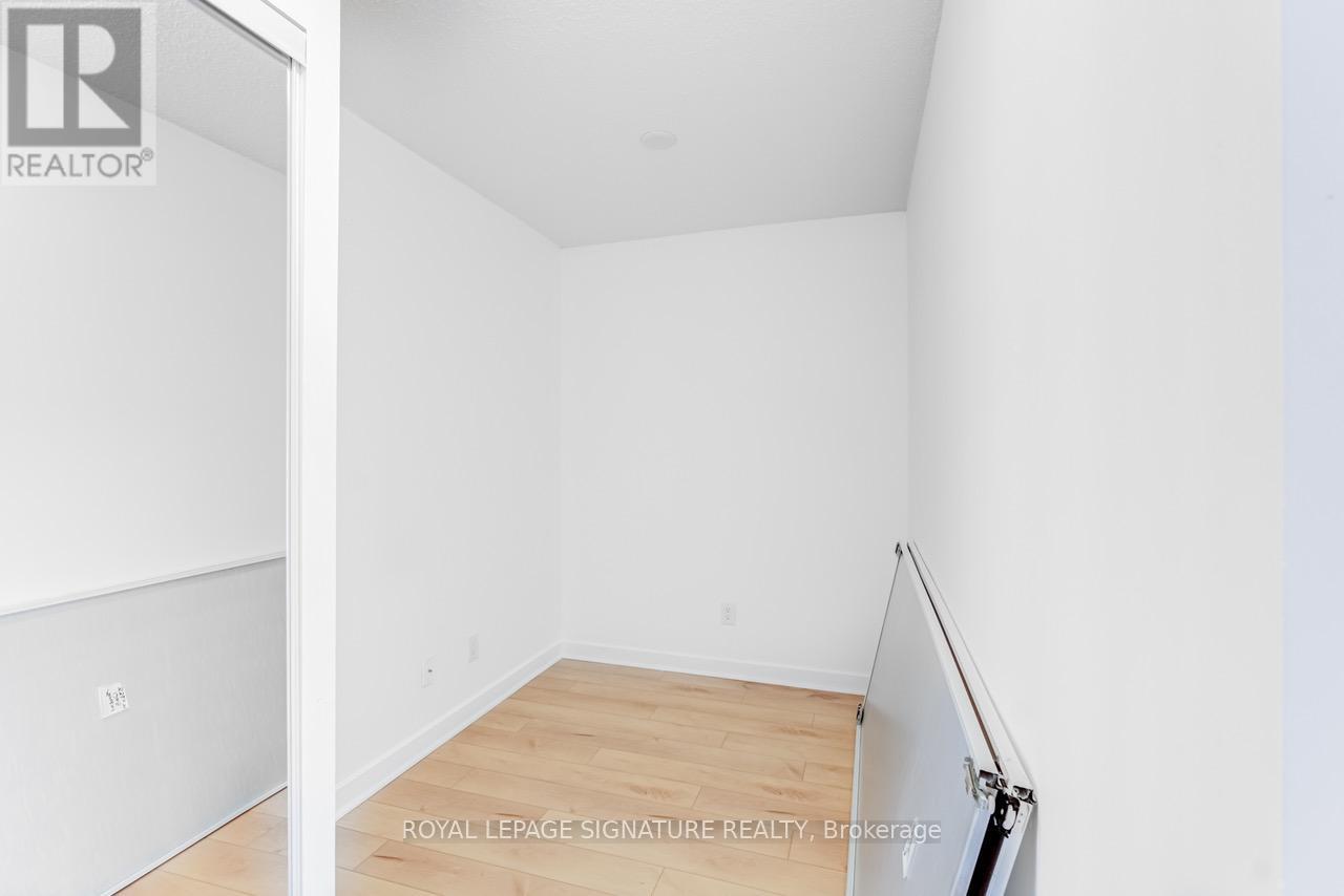 1205 - 33 Bay Street, Toronto, Ontario  M5J 2Z3 - Photo 4 - C12998848