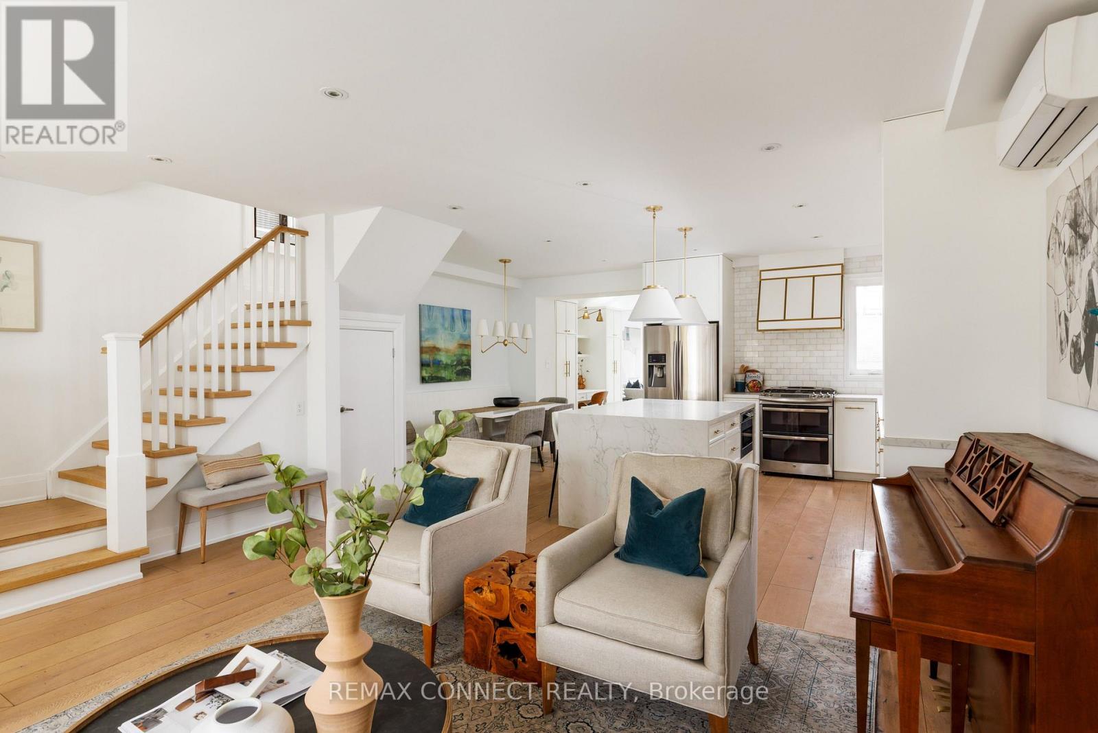 20 Fenwick Avenue, Toronto, Ontario  M4K 3H3 - Photo 10 - E12998852