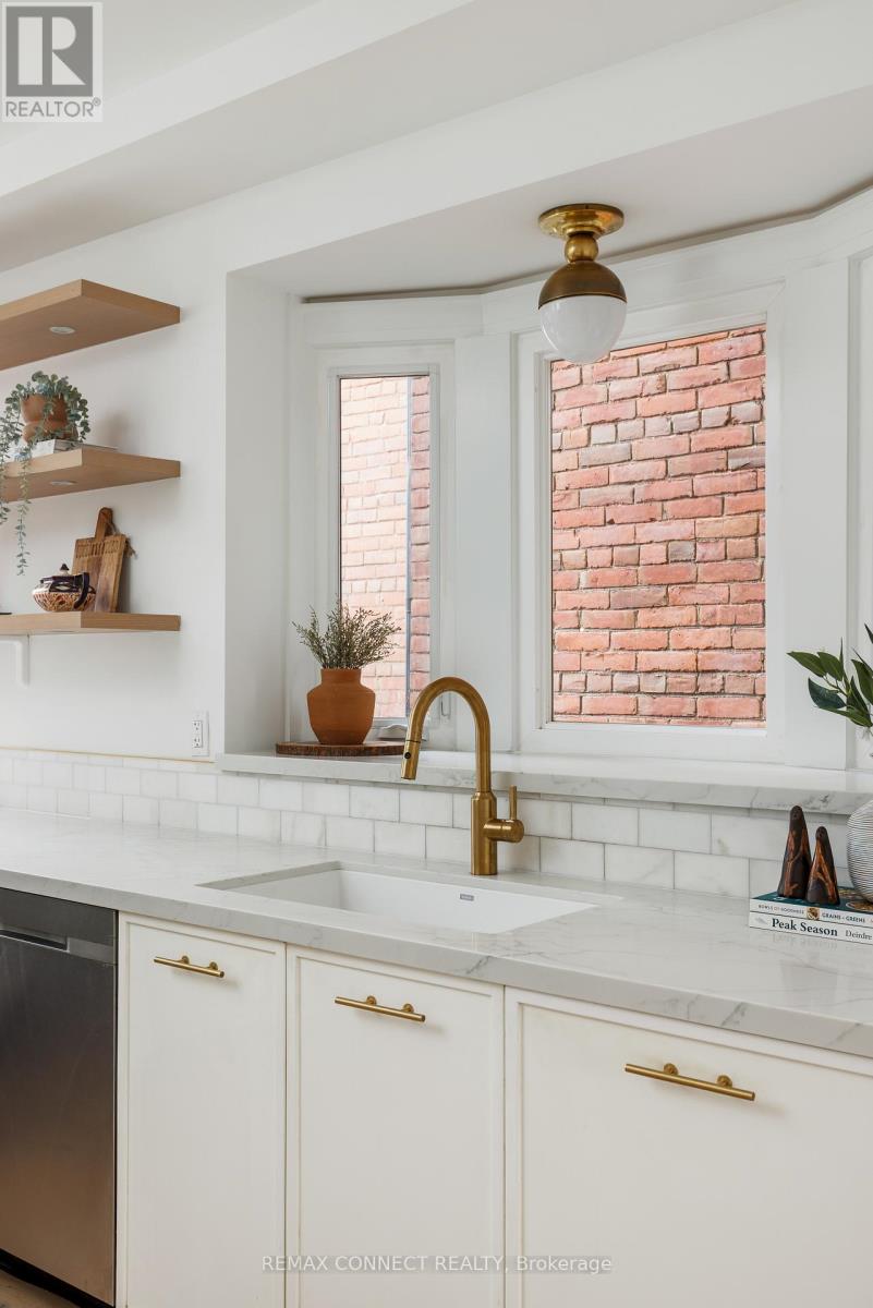 20 Fenwick Avenue, Toronto, Ontario  M4K 3H3 - Photo 17 - E12998852