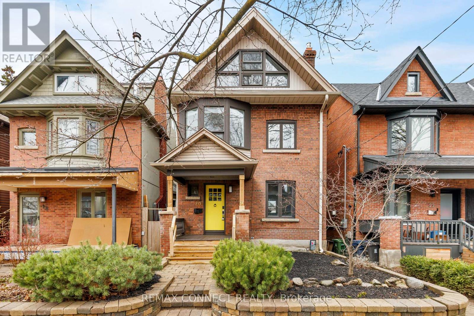 20 Fenwick Avenue, Toronto, Ontario  M4K 3H3 - Photo 2 - E12998852