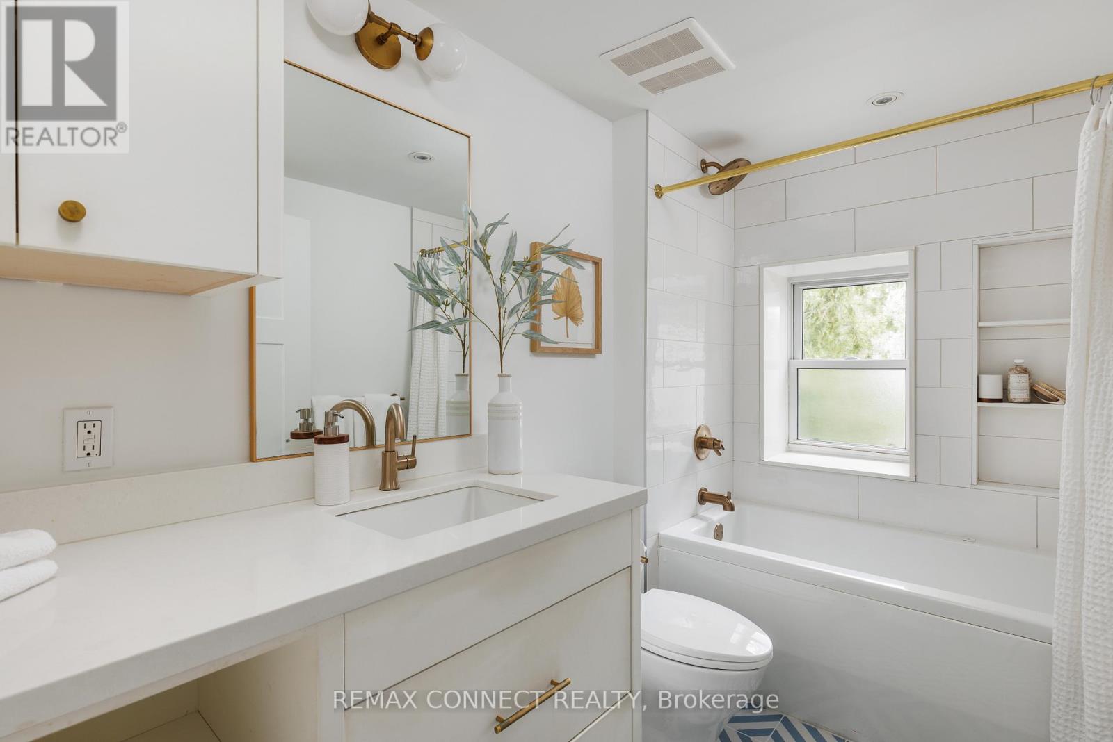 20 Fenwick Avenue, Toronto, Ontario  M4K 3H3 - Photo 37 - E12998852