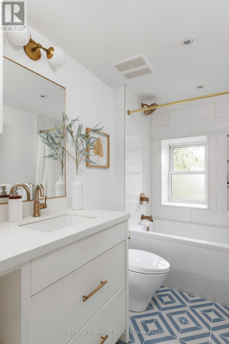 20 Fenwick Avenue, Toronto, Ontario  M4K 3H3 - Photo 38 - E12998852