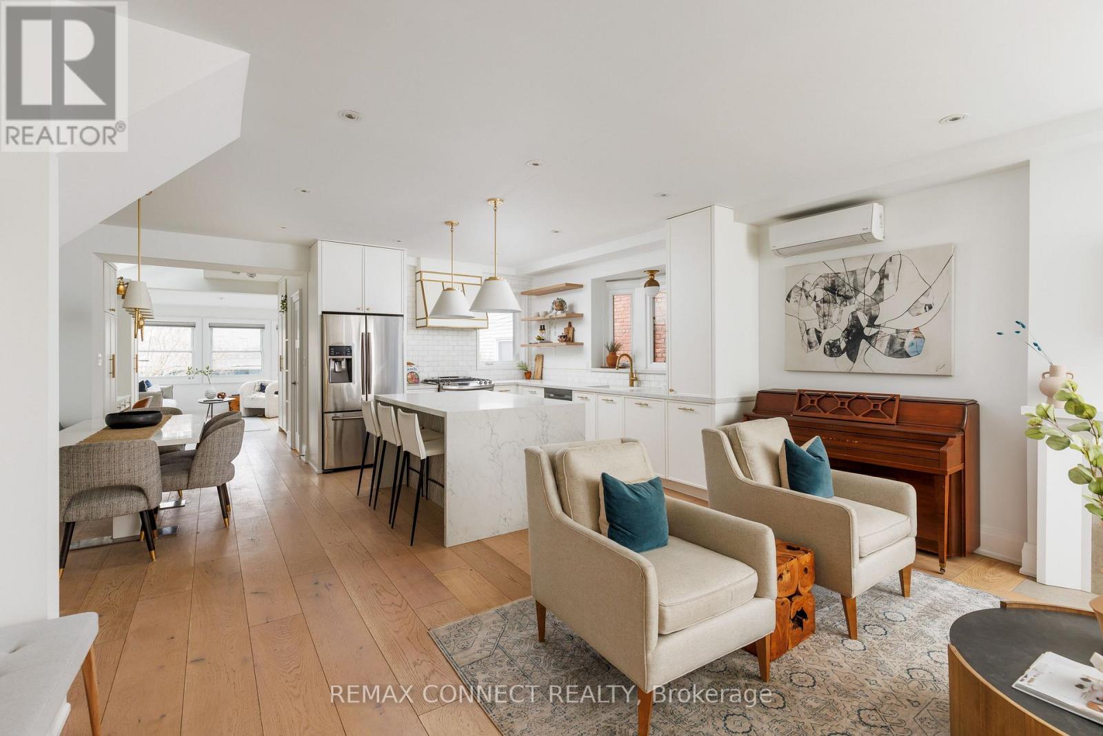 20 Fenwick Avenue, Toronto, Ontario  M4K 3H3 - Photo 4 - E12998852