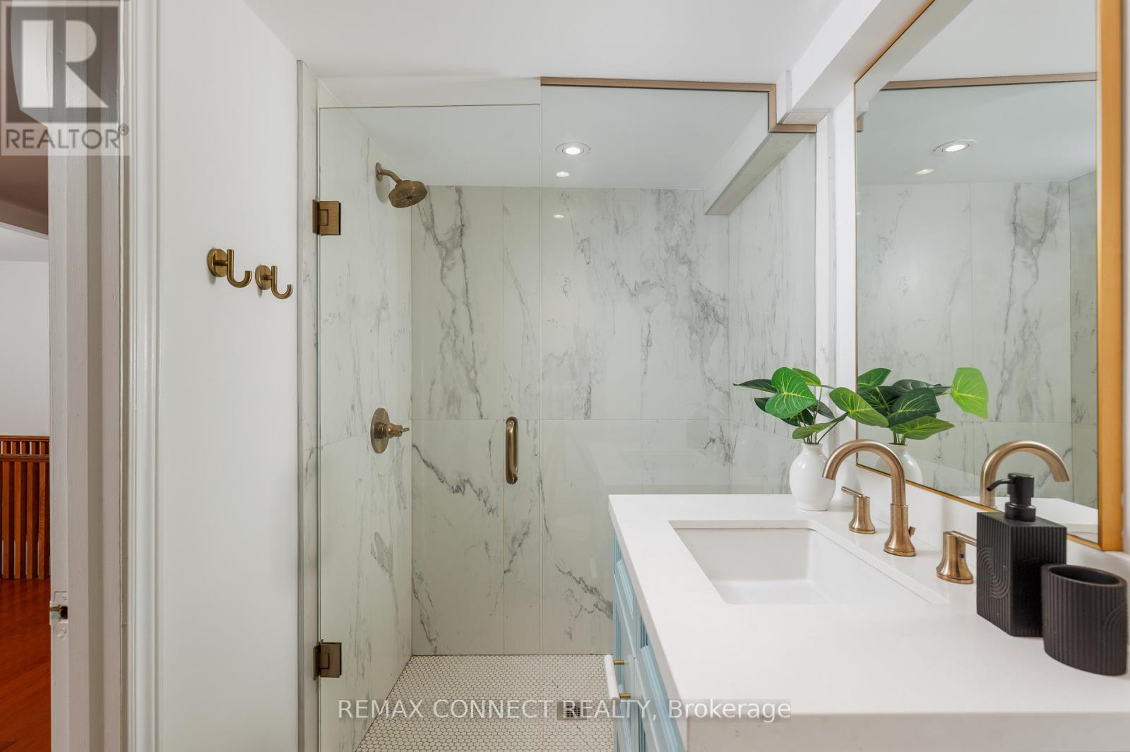 20 Fenwick Avenue, Toronto, Ontario  M4K 3H3 - Photo 44 - E12998852